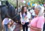 Visita de cães e cavalo anima o domingo dos moradores de um lar para idosos na Capital