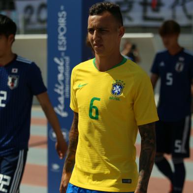 Iago, lateral-esquerdo do Inter, disputou o Torneio de Toulon com a seleção brasileira sub-23