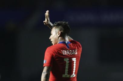  Chiles Eduardo Vargas celebrates after scoring during a Copa America football tournament Group C match between Chile and Japan at the Cicero Pompeu de Toledo Stadium, also known as Morumbi, in Sao Paulo, Brazil, on June 17, 2019. (Photo by Miguel SCHINCARIOL / AFP)Editoria: SPOLocal: Sao PauloIndexador: MIGUEL SCHINCARIOLSecao: soccerFonte: AFPFotógrafo: STR