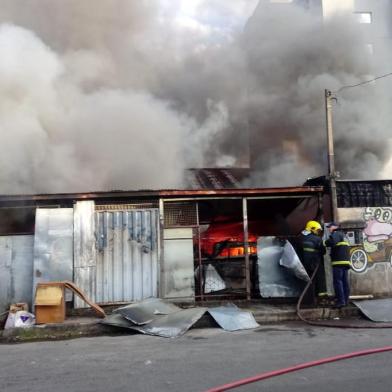 Incêndio no bairro Floresta, em Caxias