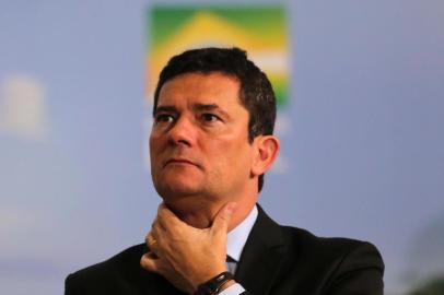 LanÃ§amento do Plano Safra 2019/2020BRASÃLIA,DF,18.06.2019:BOLSONARO-PLANO-SAFRA - Ministro SÃ©rgio Moro durante lanÃ§amento do Plano Safra 2019/2020, no SalÃ£o Nobre do PalÃ¡cio do Planalto, em BrasÃ­lia (DF), nesta terÃ§a-feira (18). O anÃºncio incluirÃ¡ o financiamento Ã  agricultura familiar, que voltou ao MinistÃ©rio da Agricultura depois de 20 anos. O Plano Safra, agora, compreende pequenos, mÃ©dios e grandes produtores rurais. (Foto: FÃ¡tima Meira/Futura Press/Folhapress) 