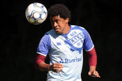 CAXIAS DO SUL, RS, BRASIL (20/05/2019)Jogo treino entre Ser Caxias e Brasil-Fa no CT em Caxias do Sul. Na foto, centro-avante João Paulo. (Antonio Valiente/Agência RBS)