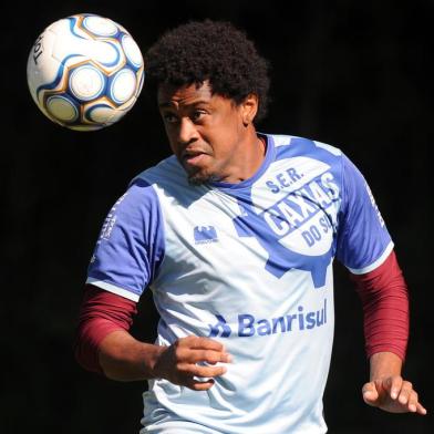 CAXIAS DO SUL, RS, BRASIL (20/05/2019)Jogo treino entre Ser Caxias e Brasil-Fa no CT em Caxias do Sul. Na foto, centro-avante João Paulo. (Antonio Valiente/Agência RBS)