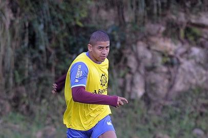  CAXIAS DO SUL, RS, BRASIL, 01/05/2019 - Equipe SER Caxias treina no CT do estádio Centenário. NA FOTO: atacante Taiberson. (Marcelo Casagrande/Agência RBS)