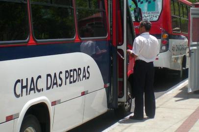 Lotação da linha Chácara das Pedras - Paineira, com parada no Shopping Iguatemi