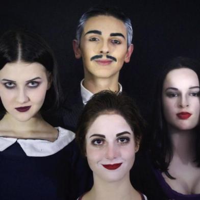 Comédia teatral A Família Addams, do grupo Animato