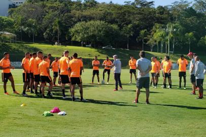 Grupo de jogadores do Inter começa atividades de intertemporada em Atibaia