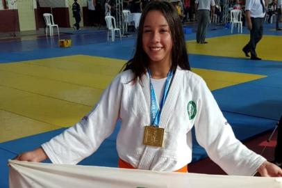 Asheley Vieira - 58 Kg - classificada para o Campeonato Brasileiro Sub 15 a ser realizado no período de 02 a 04 de agosto. 