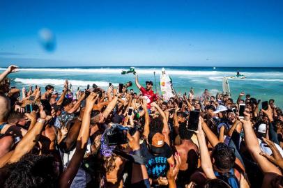 Oi Rio Pro 2019 - WSL Championship Tour 2019RIO DE JANEIRO, BRAZIL - JUNE 23: Filipe Toledo of Brazil wins the 2019 Oi Rio Pro for the third time in his career and the second year in a row after winning the final at Barrinha, Saquarema on June 23, 2019 in Rio de Janeiro, Brazil. (Photo by Damien Poullenot/WSL via Getty Images)Editoria: SLocal: SaquaremaIndexador: Damien PoullenotSecao: ASUFonte: www.worldsurfleague.comFotógrafo: Contributor