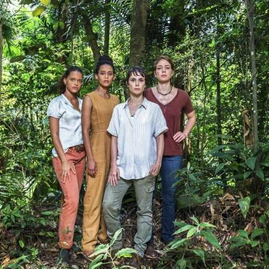 Thainá Duarte (Clara), Taís Araújo (Verônica), Débora Falabela (Natalie) e Leandra Leal (Luiza) estrelam a primeira série exclusiva do Globoplay: Aruanas