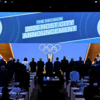  General view of the members of the delegation from Stockholm/Are and from Milan/Cortina dAmpezzo prior to the announcement of the winning name of the 2026 Winter Olympics during the 134th session of the International Olympic Committee (IOC), in Lausanne on June 24, 2019. (Photo by FABRICE COFFRINI / AFP)Editoria: SPOLocal: LausanneIndexador: FABRICE COFFRINISecao: sports eventFonte: AFPFotógrafo: STF