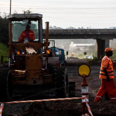  GRAVATAÍ, RS, BRASIL - 24/06/2019Obras na ERS-118 no km 20