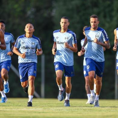 RS - FUTEBOL/TREINO GRÊMIO - ESPORTES - Jogadores do Grêmio realizam treino durante a tarde desta no hotel Vila Ventura, na reapresentação para a temporada 2019. FOTO: LUCAS UEBEL/GREMIO FBPA