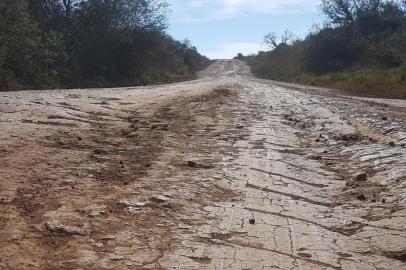 Estradas atingidas por enchentes ainda não tiveram reparos, em Alegrete