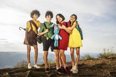 Turma da Mônica - Laços. Cebolinha (Kevin Vechiatto), Mônica (Giulia Benite), Magali (Laura Rauseo) e Cascão (Gabriel Moreira).