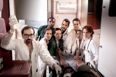 "Sob Pressão" mostra troca de tiros dentro de hospital em episódio filmado em plano sequência