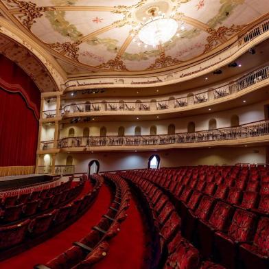  PORTO ALEGRE, RS, BRASIL, 05/06/2018 : Theatro São Pedro completa 160 anos. Multipalco  (Omar Freitas/Agência RBS)Indexador: Omar Freitas