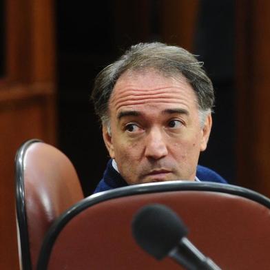  CAXIAS DO SUL, RS, BRASIL, 16/04/2018.  Sessão de julgamento do processo de impeachment do prefeito de Caxias do Sul, Daniel Guerra (PRB), na Câmara de Vereadores. Chico Guerra (PRB) (Diogo Sallaberry/Agência RBS)