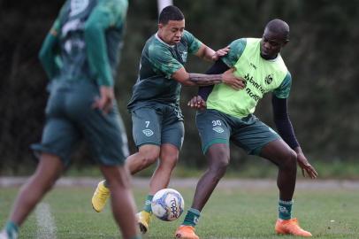  CAXIAS DO SUL, RS, BRASIL (25/06/2019)Treino do juventude no CT em Caxias do Sul. Na foto, zagueiro Diego Ivo. (Antonio Valiente/Agência RBS)