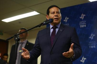  PORTO ALEGRE, RS, BRASIL - 27/06/2019 - Posse do desembargador Victor Luiz dos Santos Laus, novo presidente do TRF4. Ele substitui Carlos Eduardo Thompson Flores. Estiveram presentes o ministro da Justiça, Sergio Moro, e Hamilton Mourão, vice-presidente da República.