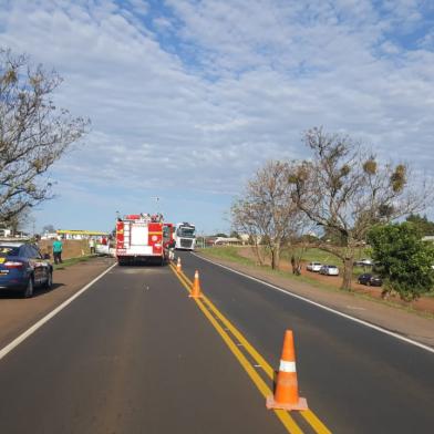 Carro capota e motorista sem habilitação morre em acidente na BR-386 em Santo Antônio do Planalto