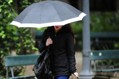  PORTO ALEFGRE,RS,BRASIL.2019,07,01.Tempo com chuva e frio em Porto Alegre.(RONALDO BERNARDI/AGENCIA RBS).