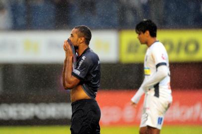 CAXIAS DO SUL, RS, BRASIL, 30/06/2019. SER Caxias x Cianorte, jogo de ida das quartas de final da série D do Campeonato Brasileiro, realizado no estádio Centenário. Na foto, meia Wagner (Caxias). (Porthus Junior/Agência RBS)