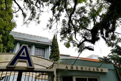  Porto Alegre , RS. Fachada do Colégio Americano , Foto Júlio Cordeiro. ag RBS