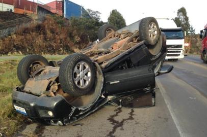 Acidente deixa trânsito parcialmente interrompido na Rota do Sol, em Caxias do Sul