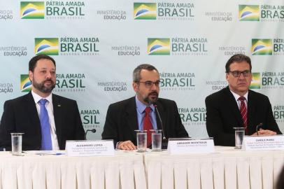 O presidente do Inep, Alexandre Lopeso, o ministro da Educação, Abraham Weinhaub e o Diretor Substituto do Inep Camillo Mussi apresentam novidades do Exame Nacional do Ensino Médio (Enem) 2020.