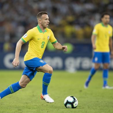 Volante da Seleção Brasileira Arthur