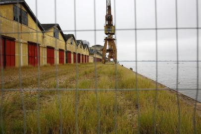  PORTO ALEGRE, RS, BRASIL, 02-07-2019: Cais, na região central de Porto Alegre. A revitalização do local se arrasta há anos. (Foto: Mateus Bruxel / Agência RBS)