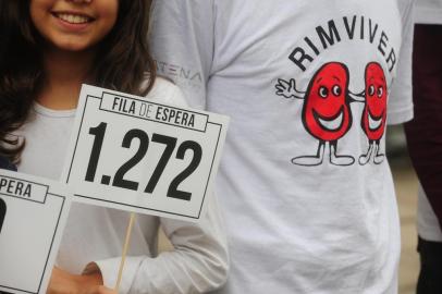  CAXIAS DO SUL, RS, BRASIL  (25/09/2015) Exemplo do Colégio São José. Alunos do Colégio São José, juntamente com professores, pais e Rim Viver promovem consciência para doação de órgãos.  (Roni Rigon/Pioneiro)