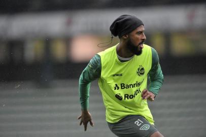 CAXIAS DO SUL, RS, BRASIL, 19/06/2019Treino do Juventude antes de enfrentar o Ypiranga de Erechim, pela 9º rodada do campeonato brasileiro série CJohn Lennon (lateral)(Lucas Amorelli/Agência RBS)