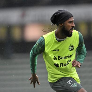 CAXIAS DO SUL, RS, BRASIL, 19/06/2019Treino do Juventude antes de enfrentar o Ypiranga de Erechim, pela 9º rodada do campeonato brasileiro série CJohn Lennon (lateral)(Lucas Amorelli/Agência RBS)