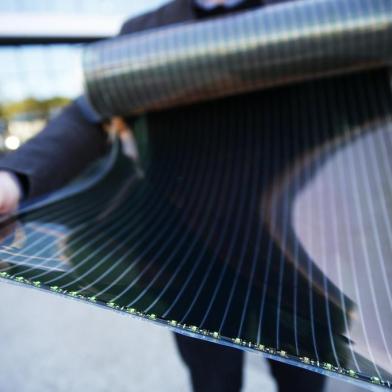  PORTO ALEGRE, RS, BRASIL, 04-07-2019: Filipe Braga Ivo, Diretor de Novos Negócios da Sunew, apresenta o Filme Fotovoltaico Orgânico (OPV ¿ do inglês Organic Photovoltaic), um filme fino, leve, flexível e resistente, produzido com materiais não tóxicos e recicláveis, gerador de energia através da luz (FOTO FÉLIX ZUCCO/AGÊNCIA RBS, Editoria SuaVida).