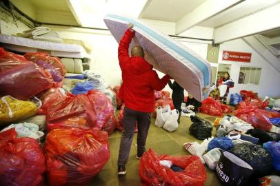  PORTO ALEGRE, RS, BRASIL, 05-07-2019: Doações chegam ao Gigantinho, em ação do Internacional destinada aos moradores de rua nos dias de frio extremo em Porto Alegre (FOTO FÉLIX ZUCCO/AGÊNCIA RBS, Editoria de Notícias).