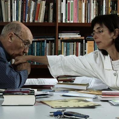 O escritor José Saramago e sua esposa Pilar del Río em cena do documentário José e Pilar, dirigido por Miguel Gonçalves Mendes.