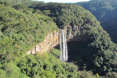  Interferência da seca na cascata do Caracol, em Canela. Queda da água da cascata está praticamente normal.