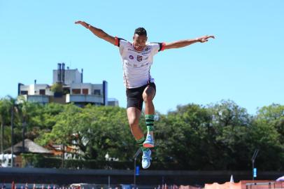  PORTO ALEGRE, RS, BRASIL - Destaques do esporte gaúcho de 2018. Entrevista com Almir Júnior, atleta do salto triplo.Indexador: Jeff Botega