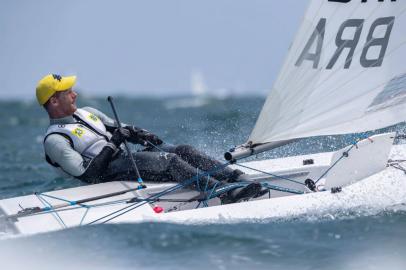 Robert Scheidt  se classifica para sua sétima Olimpíada Classe Laser