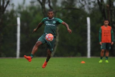  CAXIAS DO SUL, RS, BRASIL, 05/03/2019. Treino do Juventude no CT. O Ju se prepara para enfrentar o Caxias no clássico Ca-Ju, no próximo domingo. A partida é válida pelo Campeonato Gaúcho 2019. Na foto, Genílson. (Porthus Junior/Agência RBS)Indexador: Felipe Nyland                   