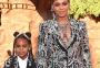 Beyoncé combina look com filha e dupla rouba a cena na pré-estreia de "O Rei Leão"