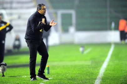 CAXIAS DO SUL, RS, BRASIL, 01/07/2019. Juventude x Luverdense, jogo válido pela Série C do Campeonato Brasileiro realizado no estádio Alfredo Jaconi. Técnico Marquinhos Santos. (Porthus Junior/Agência RBS)