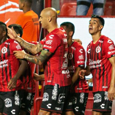 Miller Bolaños, ex-Grêmio, marcou o gol da vitória do Tijuana em amistoso contra o Boca Juniors, no México