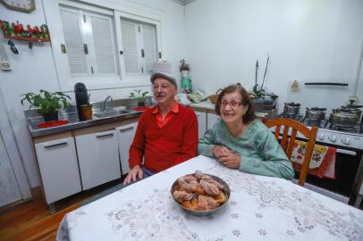  FARROUPILHA, RS, BRASIL, 24/05/2019: O casal de gringos Expedito e Natália Copelli do Coisas Que a Serra Fala. Indexador: ISADORA NEUMANN