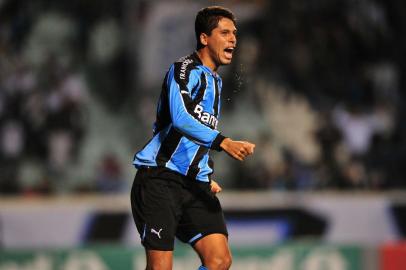  Grêmio x Goiás no estádio Olímpico em Porto Alegre. válida pelo Campeonato Brasileiro 2010.Willian MagrãoIndexador: JBOTEGA                         