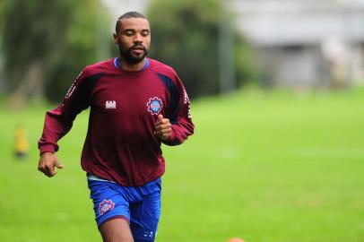  CAXIAS DO SUL, RS, BRASIL, 22/04/2019. Treino do Caxias. O Caxias se prepara para a disputa da Série D do Campeonato Brasileiro. Na foto, meia Wagner. (Porthus Junior/Agência RBS)Indexador:                                 