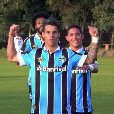 Ferreira, atacante do Grêmio que marcou um gol de bicicleta contra o Vitória pelo Brasileirão de Aspirantes