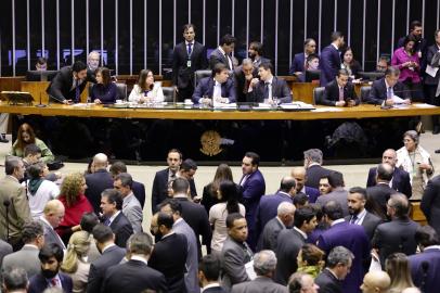 Deputados analisam destaques ao texto da reforma da Previdência